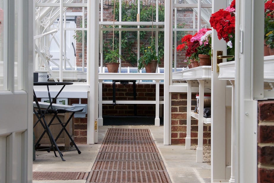 Read more about the article Types of Greenhouse Flooring