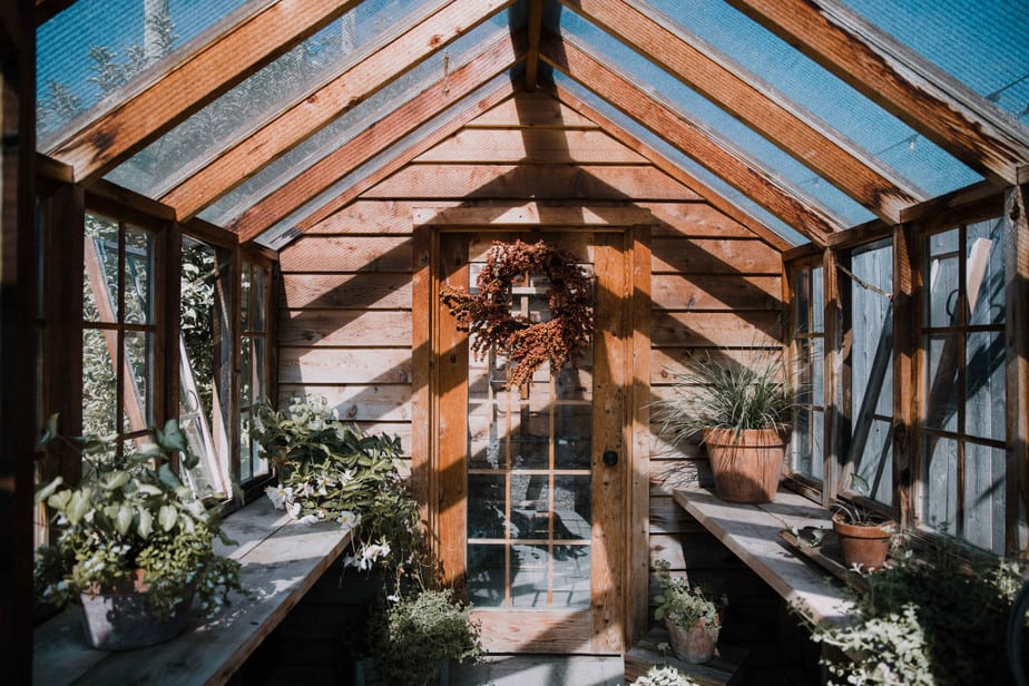 You are currently viewing Greenhouse Kits vs DIY Greenhouse – Which is Better?
